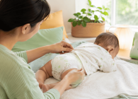 Tã Dán Và Tã Quần Khác Nhau Thế Nào? Cách Chọn Theo Giai Đoạn Vận Động | DHAMAX